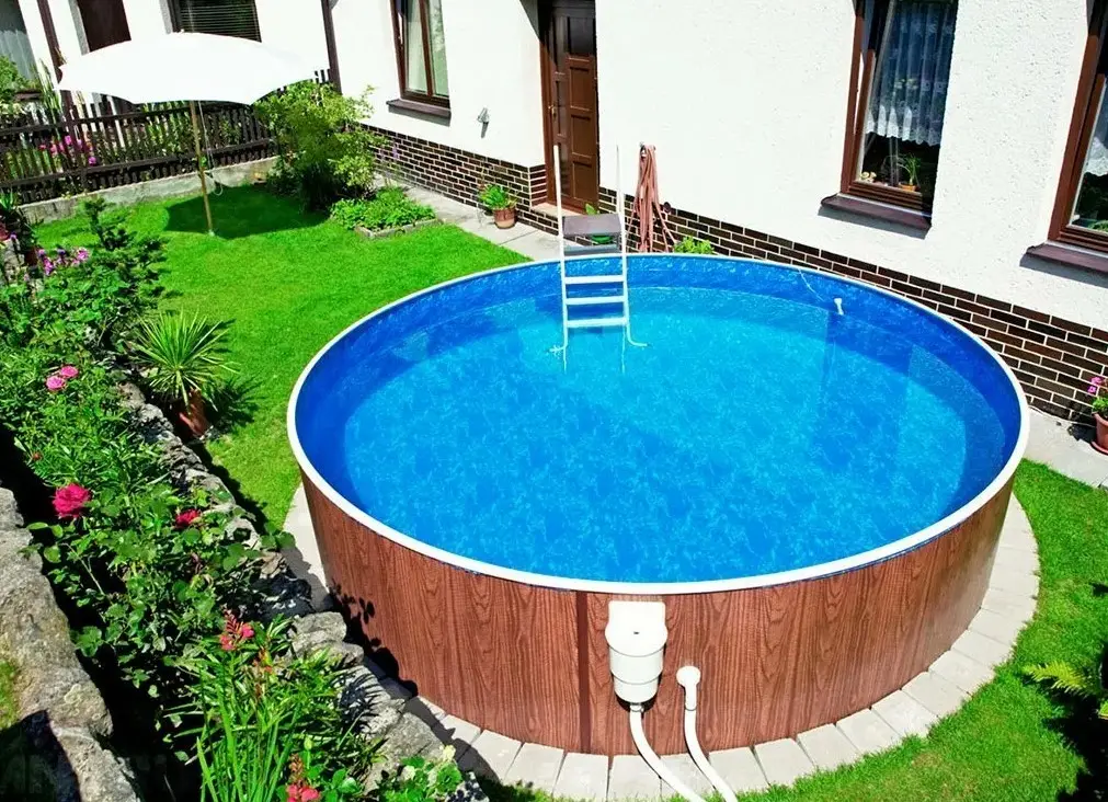Entspannung am Pool in Barcelona
