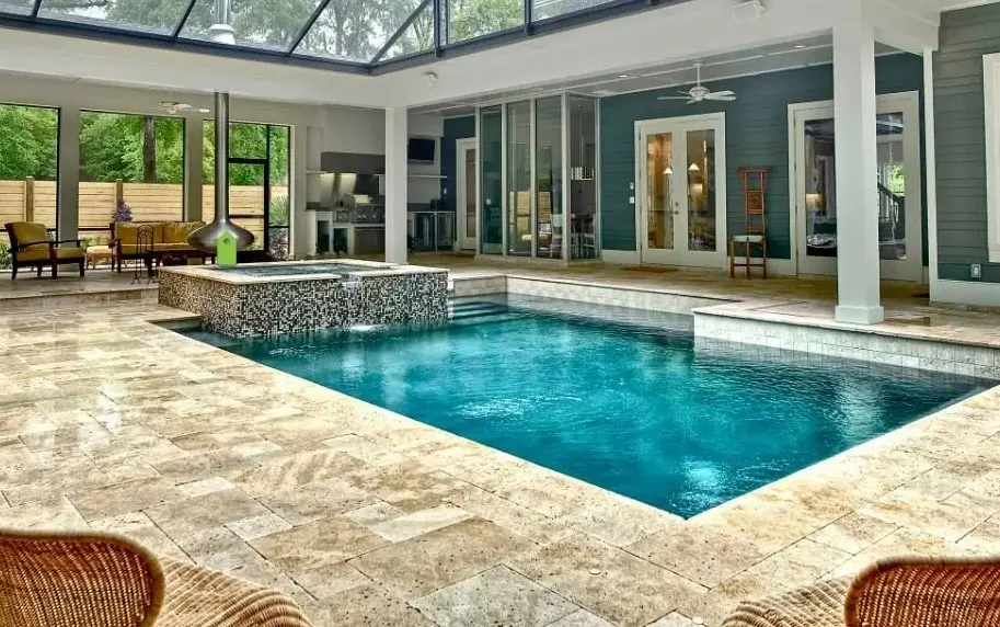 Luxuriöse Poolgestaltung in Barcelona