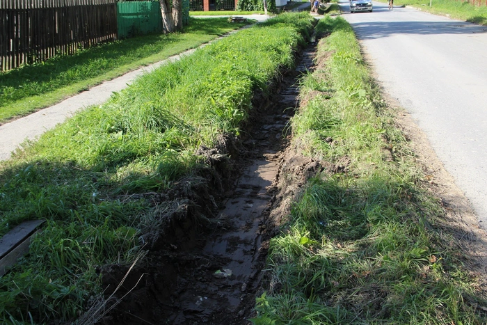Limpieza de zanjas en terreno en Barcelona