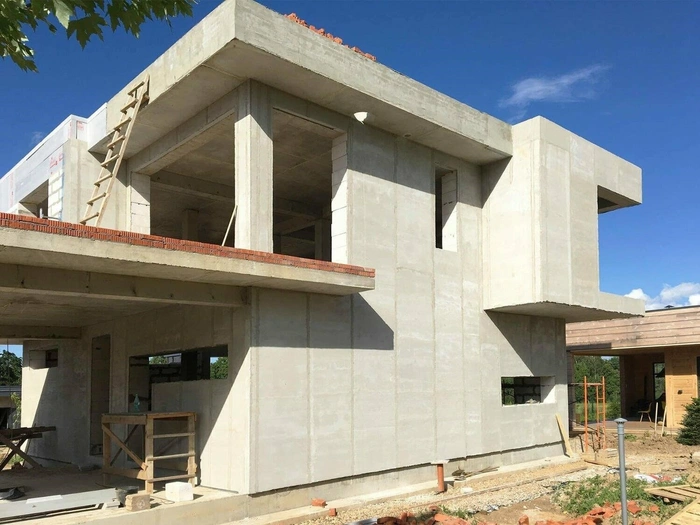 Stahlbetonträger in modernem Wohnhaus
