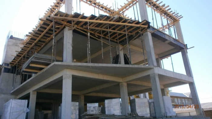 Monolithische Stahlbetonkonstruktionen für modernes Haus in Barcelona.