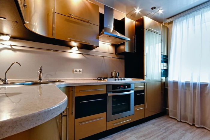 Cocina renovada con estilo en Barcelona