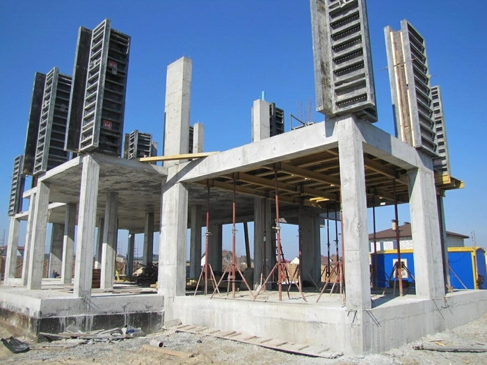 Bau von Stahlbetonkonstruktionen in Barcelona